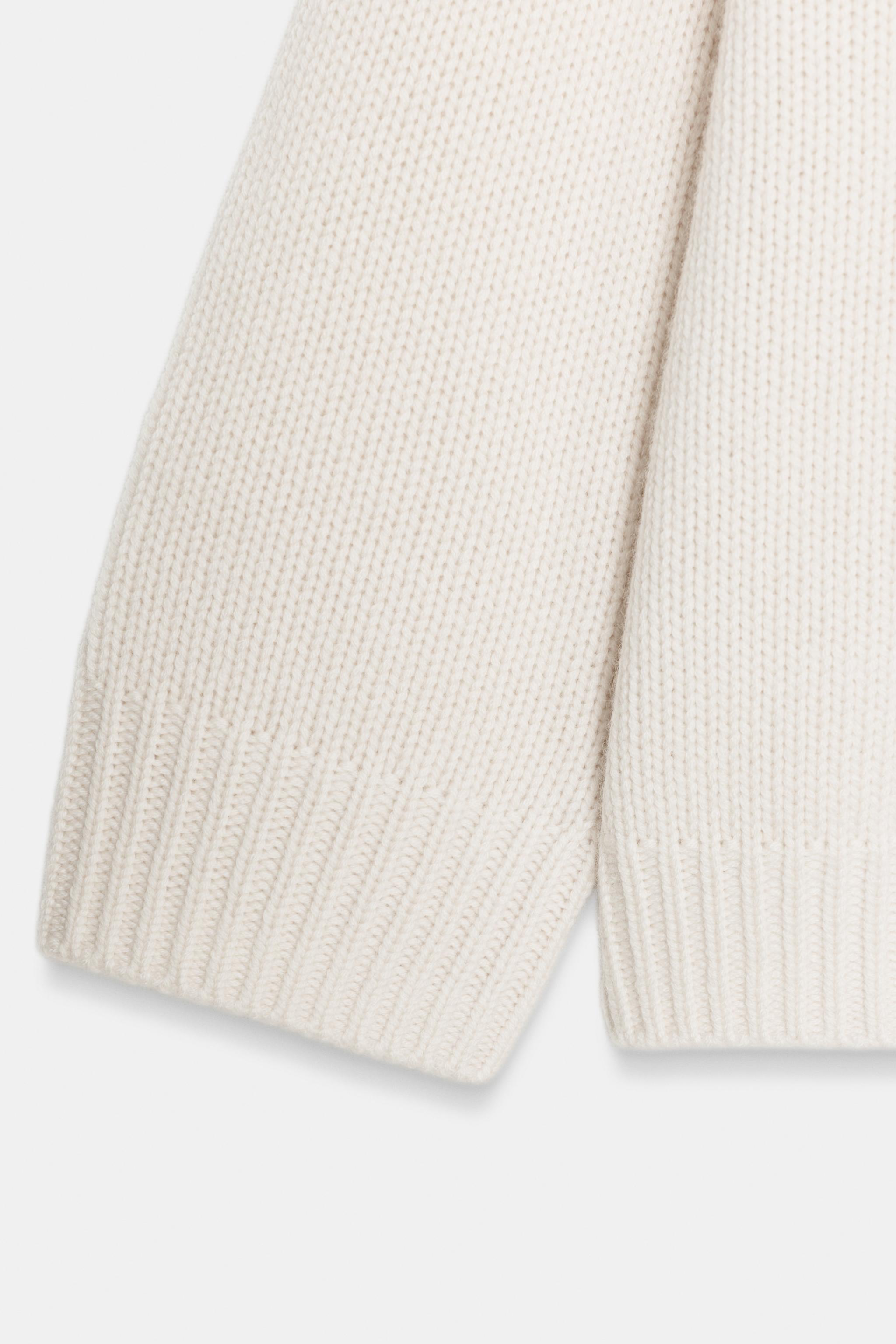 OVERSIZED WOOL AND CASHMERE SWEATER